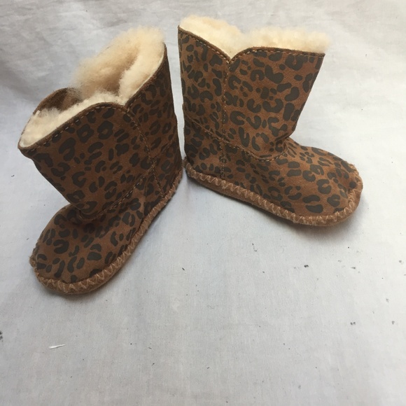 Mini UGG Leopard Boots Size: 2/3 - Picture 7 of 8